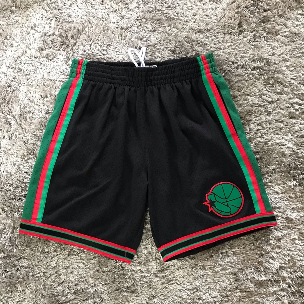 Mens Golden State Warriors Christmas short Large